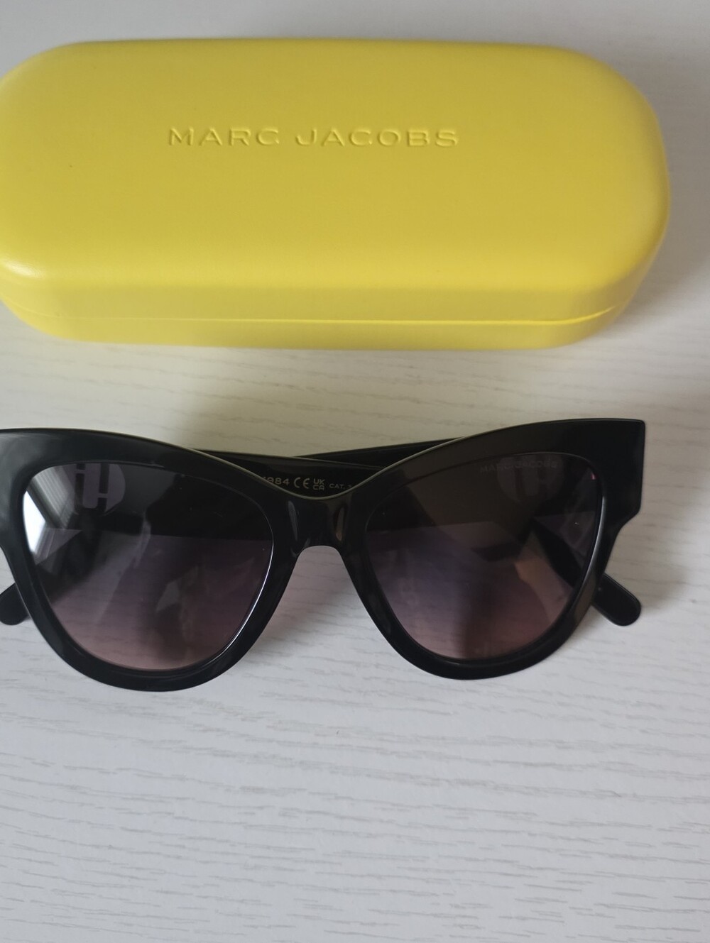 Marc Jacobs Black Cat-Eye Sunglasses with Gradient Lenses